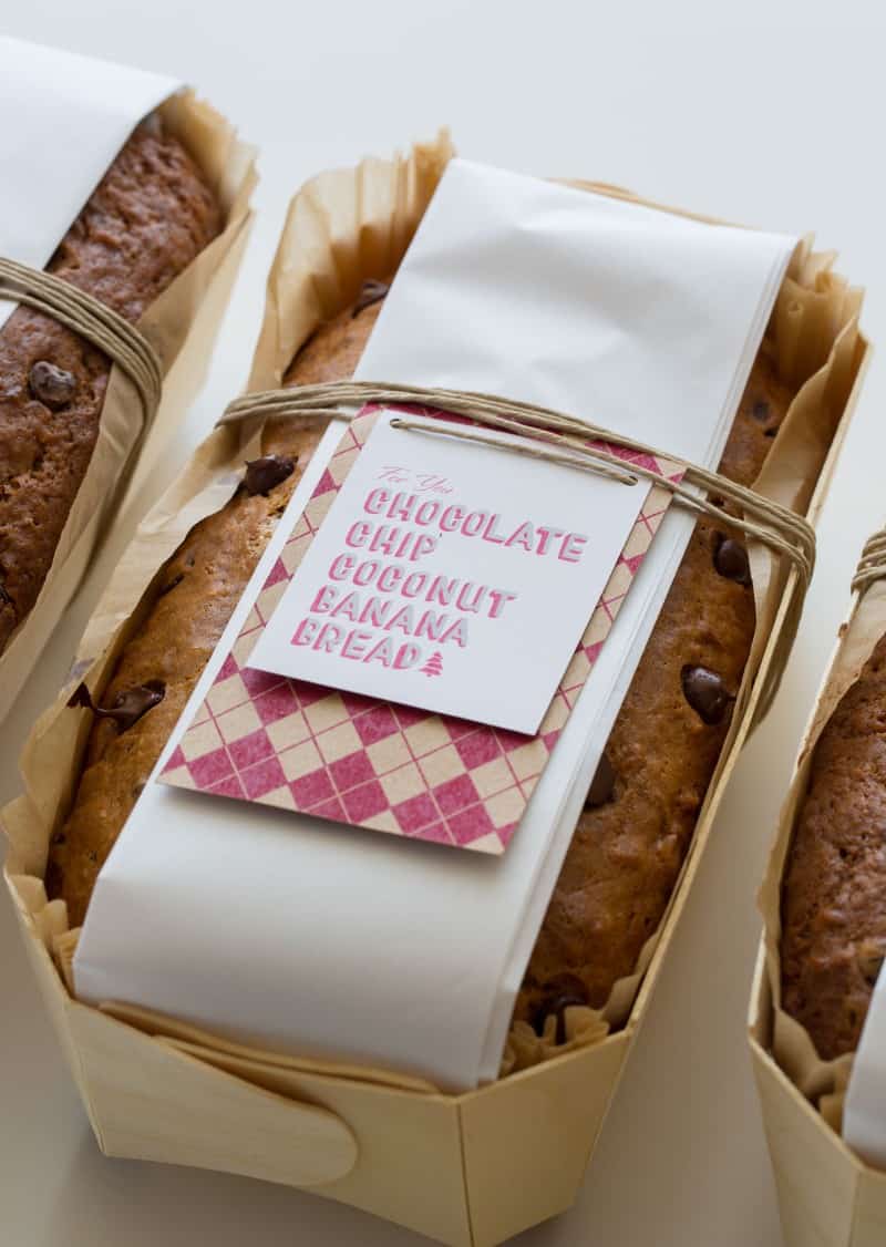 Banana Bread Recipe and download and print labels for a great gift.