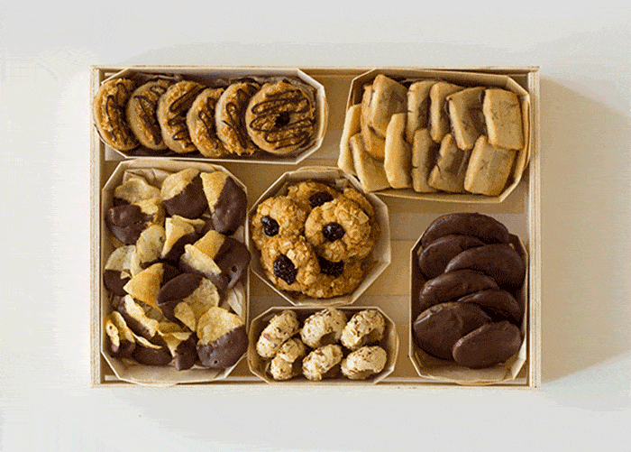 Big cookie gift box with label gif.