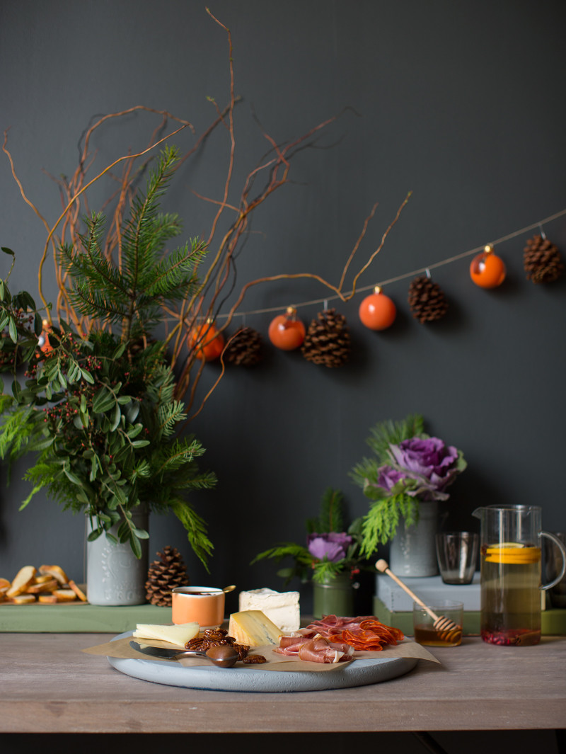 How to make a quick cheese board.