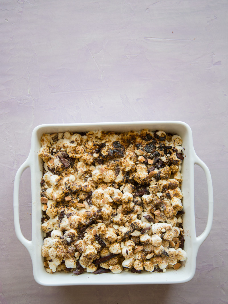 A white baking pan of s\'mores rice krispies treats.