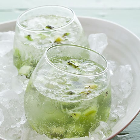 Kiwi Capiroska cocktail recipe.