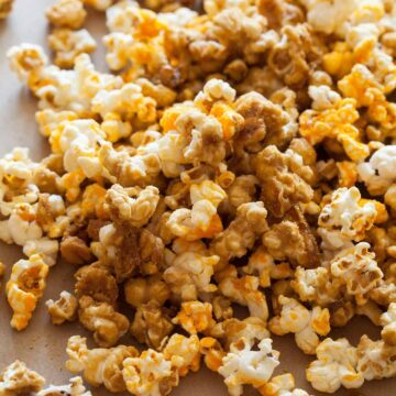 A recipe for Cheddar and Caramel Popcorn Mix.