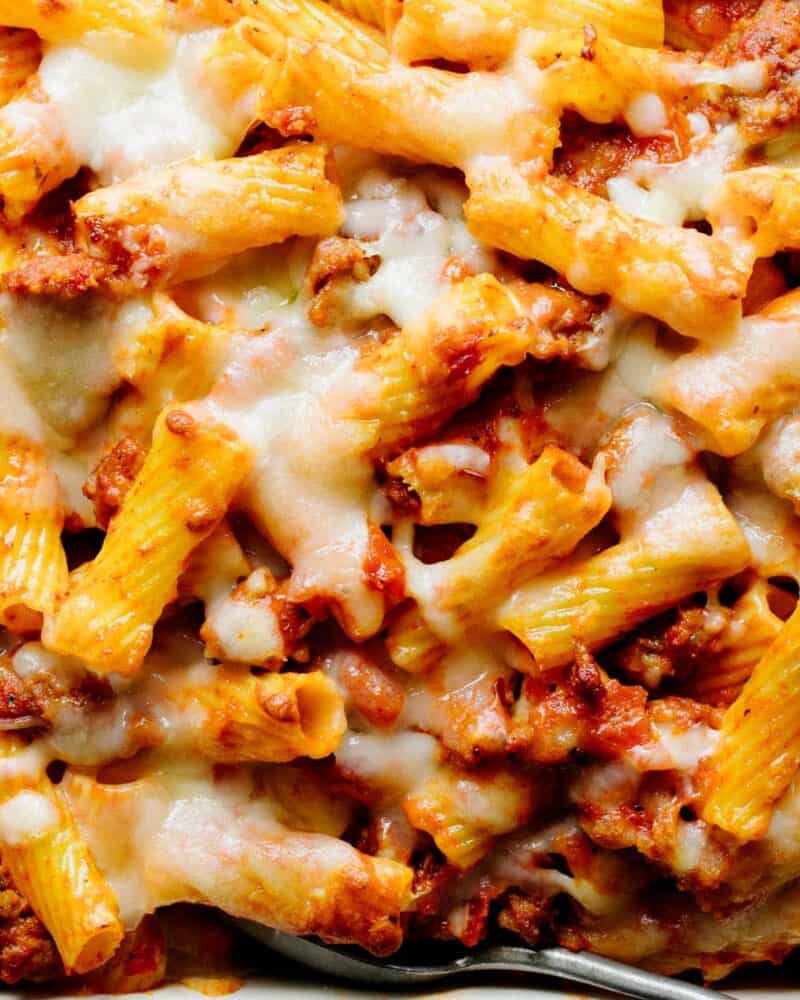 A close up of baked ziti.