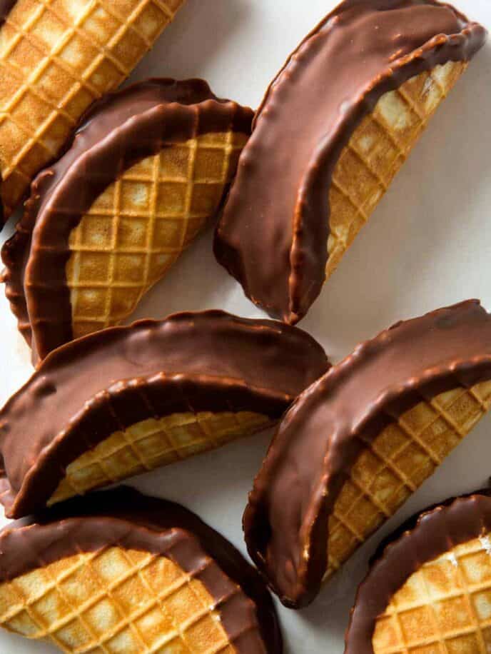 A close up of mini chocolate tacos.