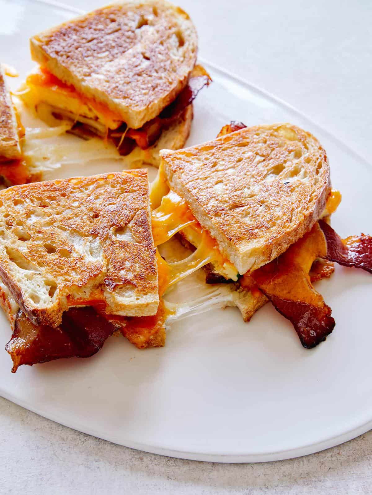 Extra Cheesy Breakfast Grilled Cheese - Spoon Fork Bacon