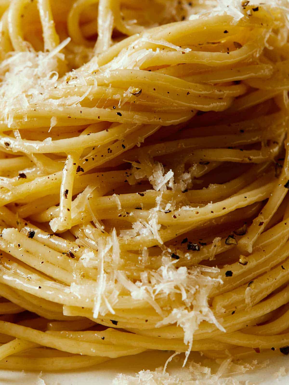 A close up of finished cacio e pepe.