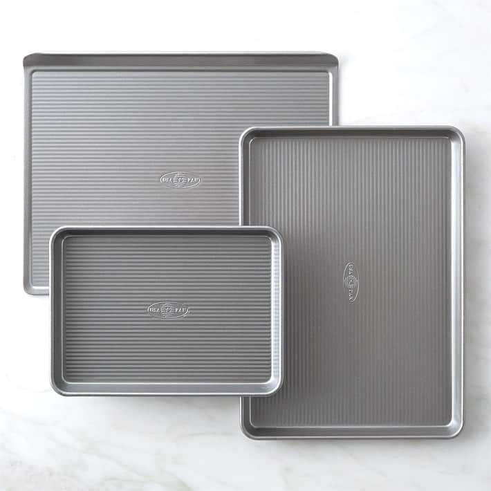 Variety of different sized baking sheets.