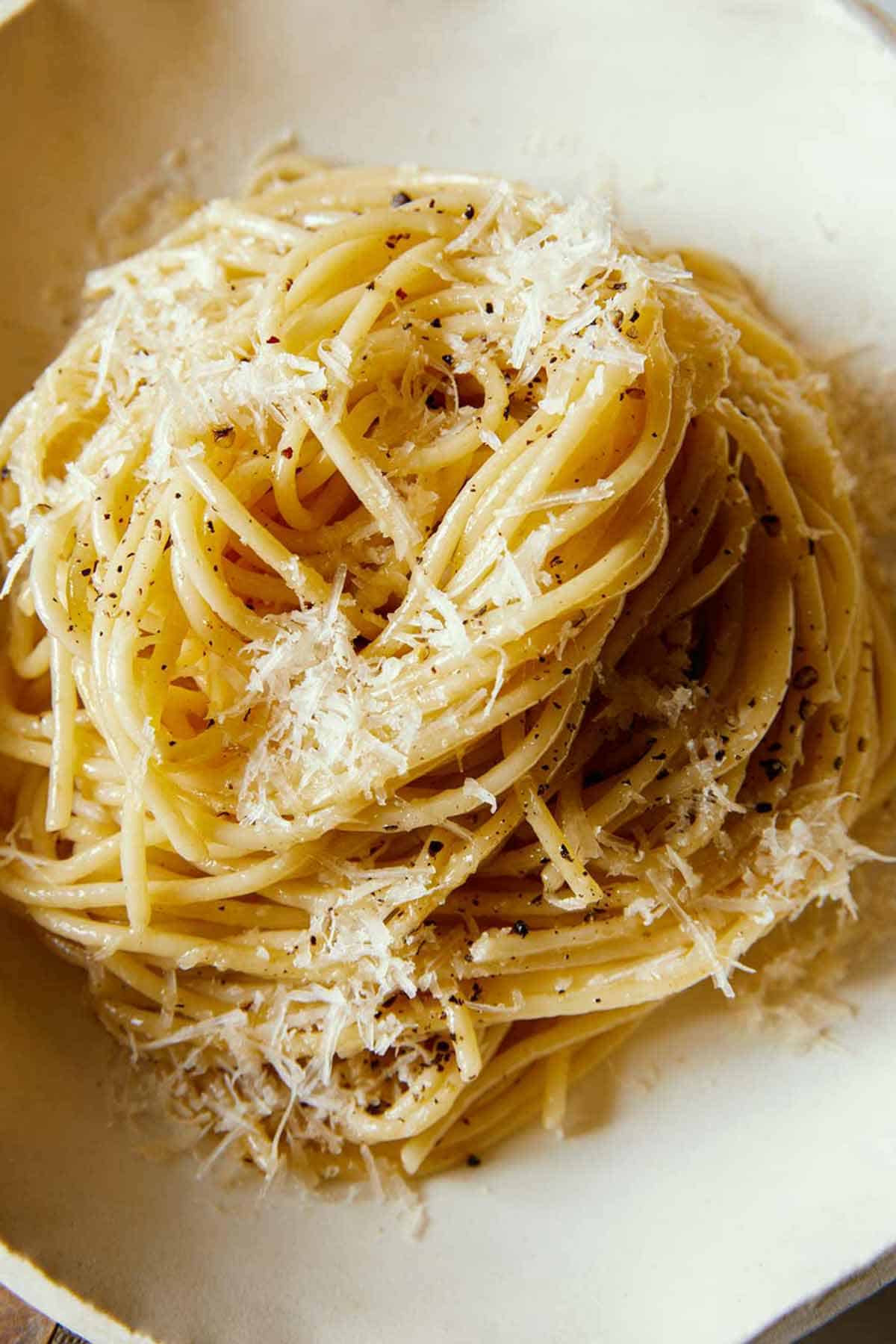 Easy Cacio e Pepe Recipe only 4 ingredients! Spoon Fork Bacon