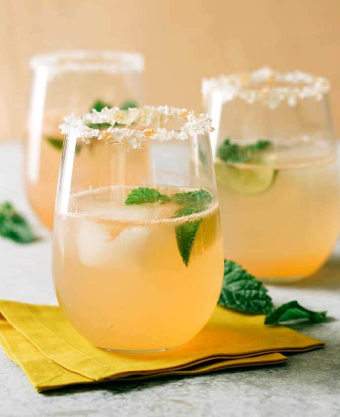 A recipe for Paloma, a grapefruit cocktail. 