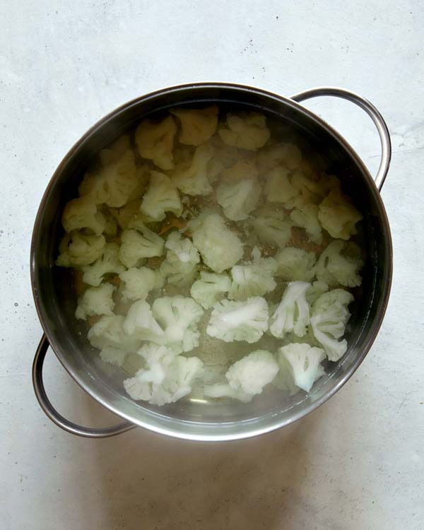 Cooked Cauliflower in a pot.
