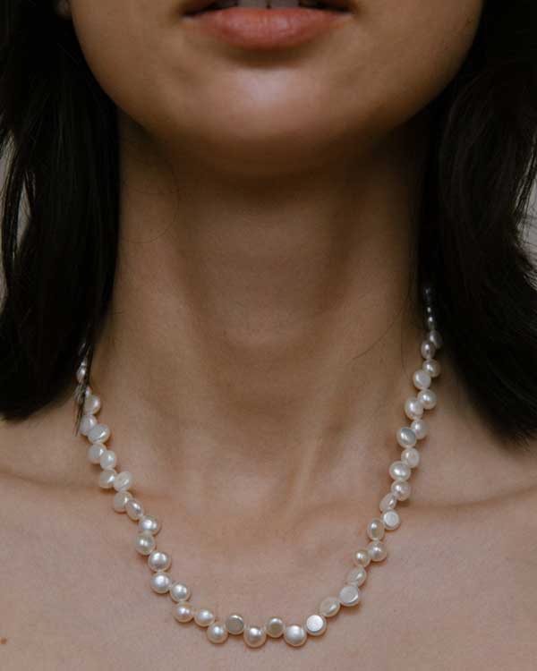 A pearl necklace for Mothers day gifts. 