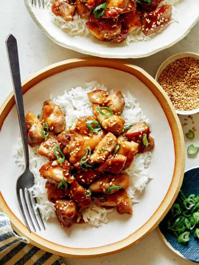 Weeknight dinner recipe of honey garlic chicken. 