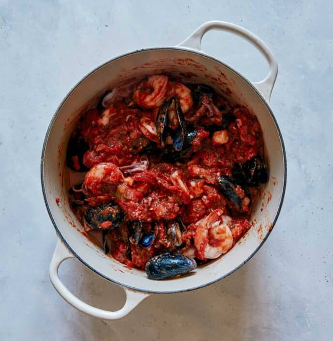Frutti di Mare simmering in a pot.