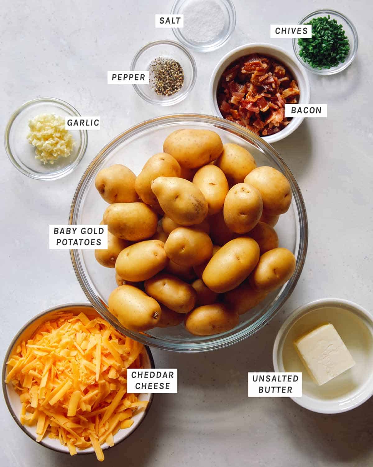 Ingredients to prepare smashed potatoes recipe.