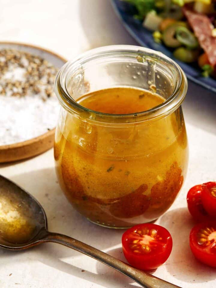 Red wine vinaigrette recipe in a jar.