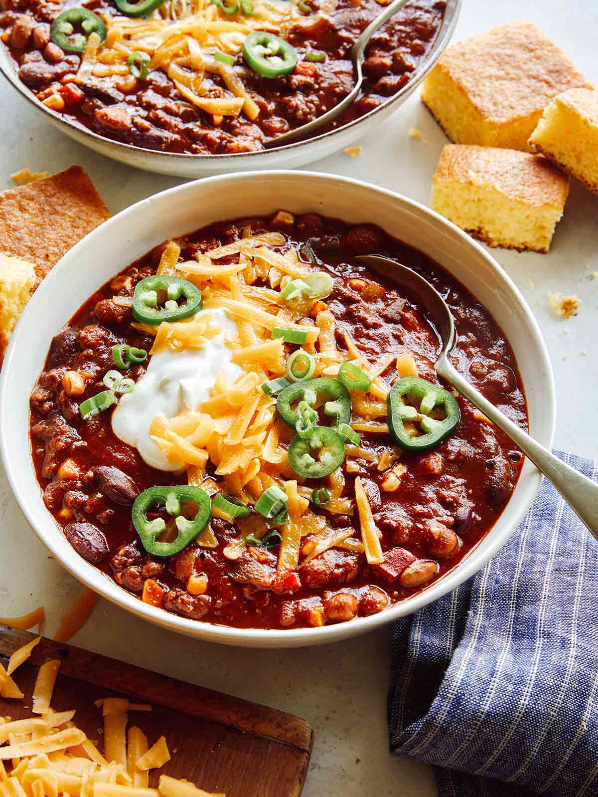 Two bowls of kitchen sink chili recipe. 