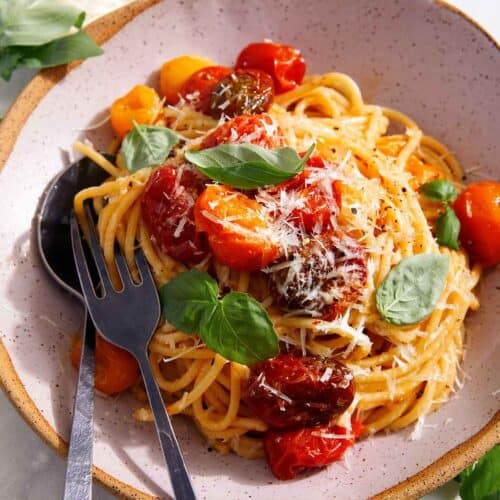 Butter Roasted Cherry Tomato Pasta recipe in a bowl.