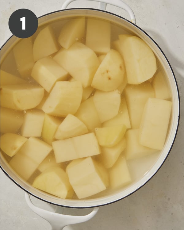 Mashed potatoes in boiling water. 