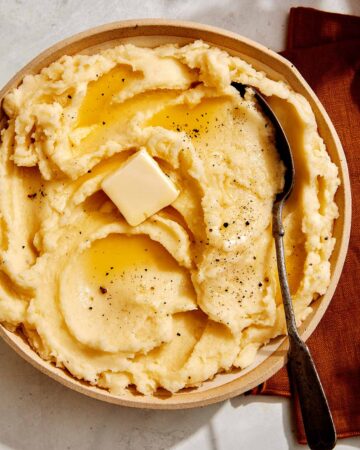 Mashed potato recipe with butter melted.