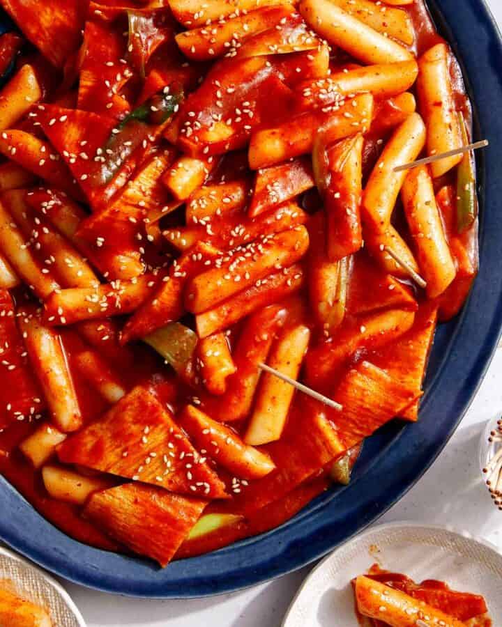 Tteokbokki recipe on a platter.