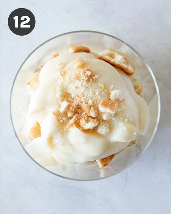 Banana pudding and nilla wafers in a cup.
