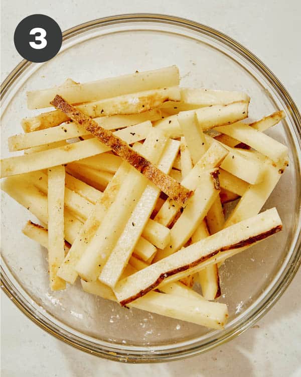 https://www.spoonforkbacon.com/wp-content/uploads/2023/08/Air-fryer-french-fries-process-3.jpg