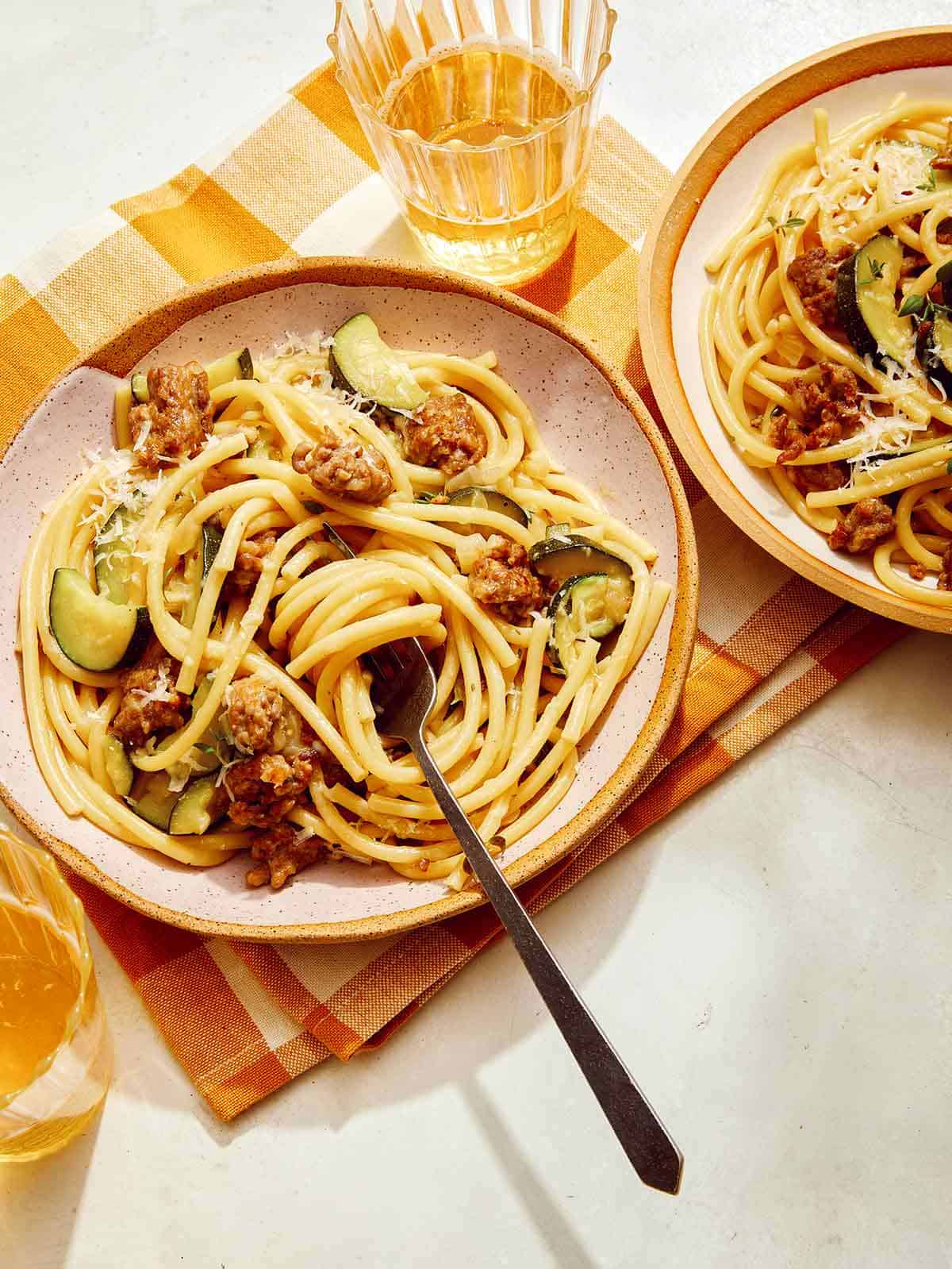 Two bowls of one pot pasta recipe. 