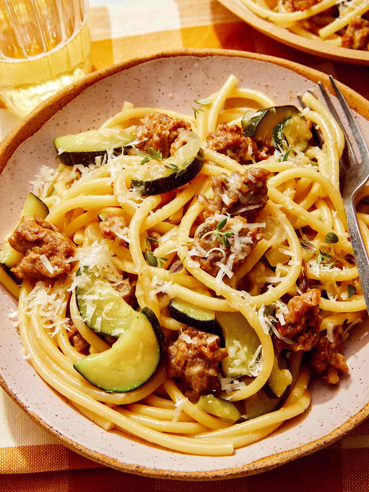 Close up on a bowl of one pot pasta. 