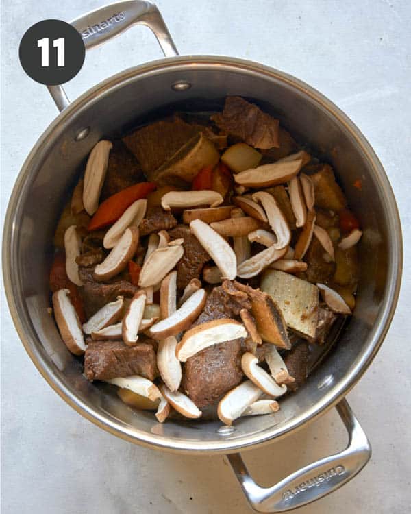 Galbi jjim with mushrooms added into the pot.