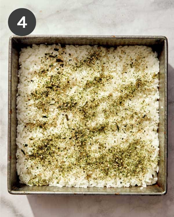 Rice with furikake sprinkled on top.