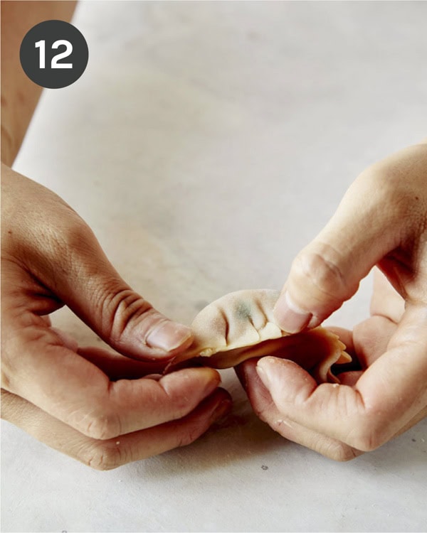 The process of making a potsticker. 