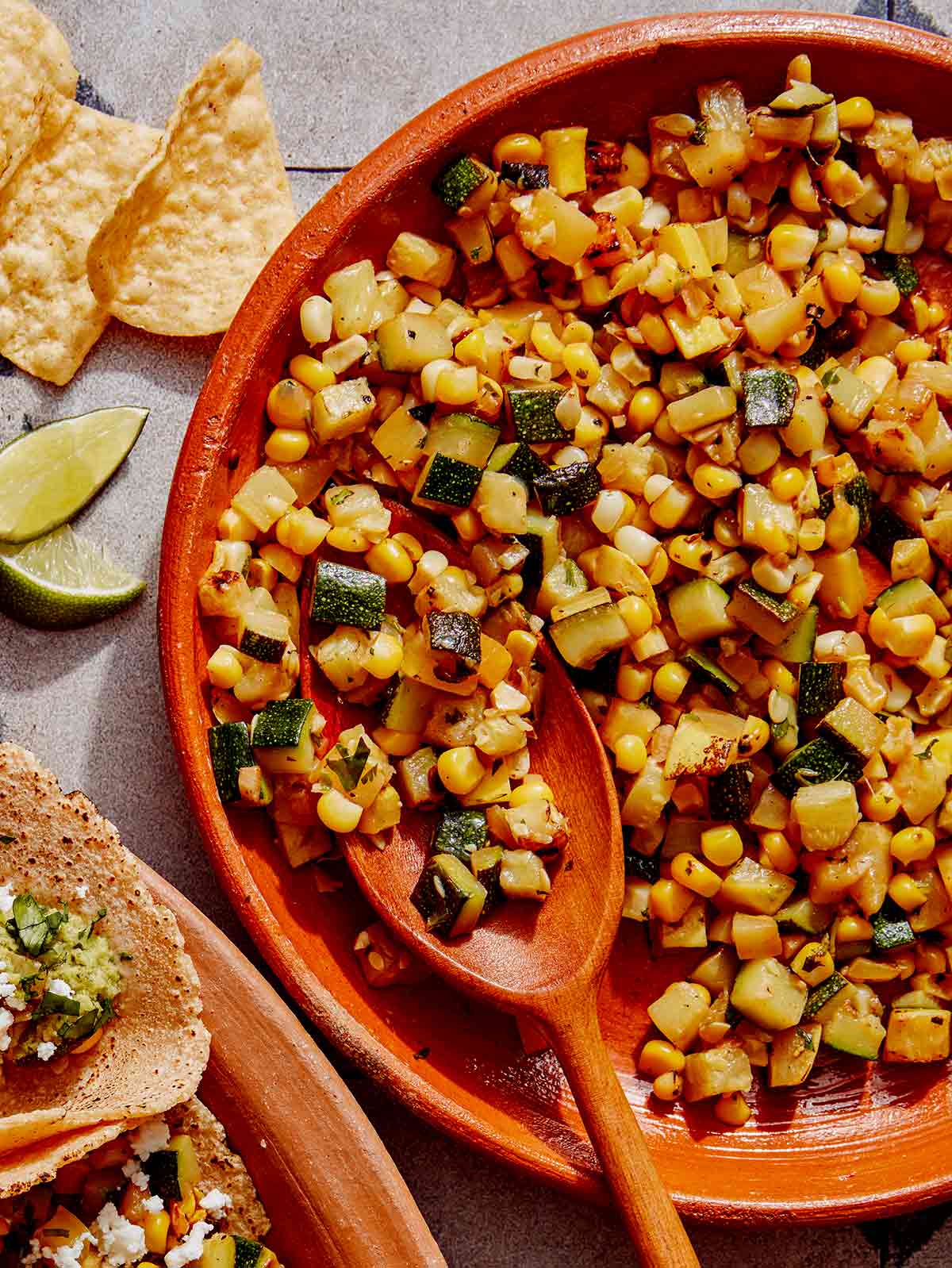 Vegetariškas taco receptas įdaras dubenyje.