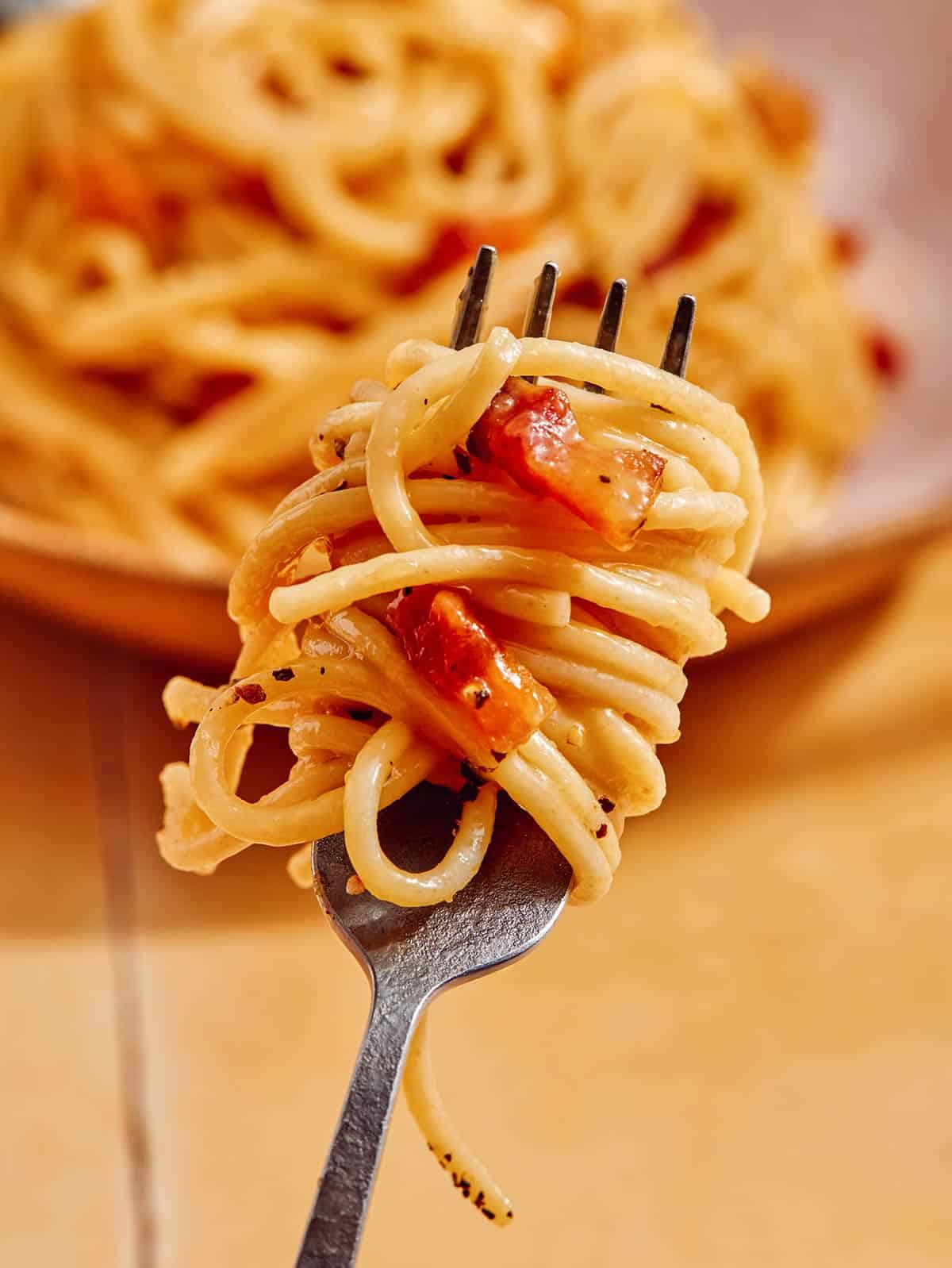Carbonara suvyniota ant šakutės.