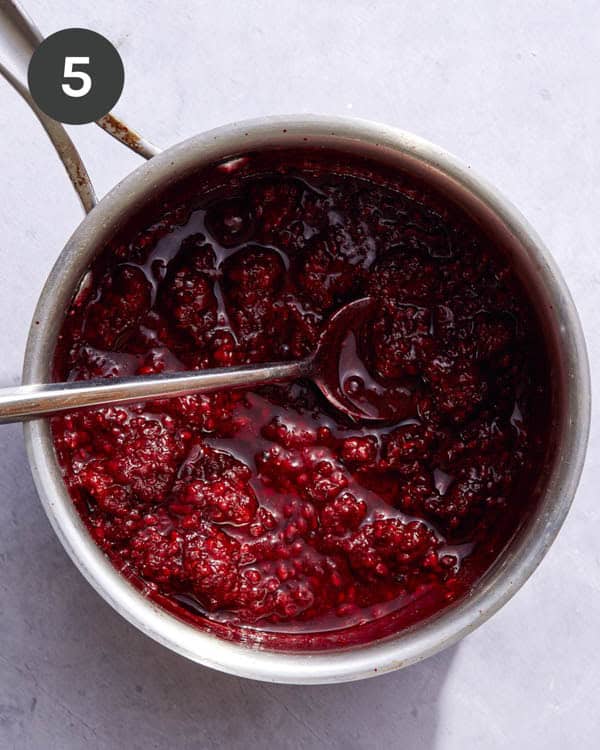 Blackberries in a pot cooked down.